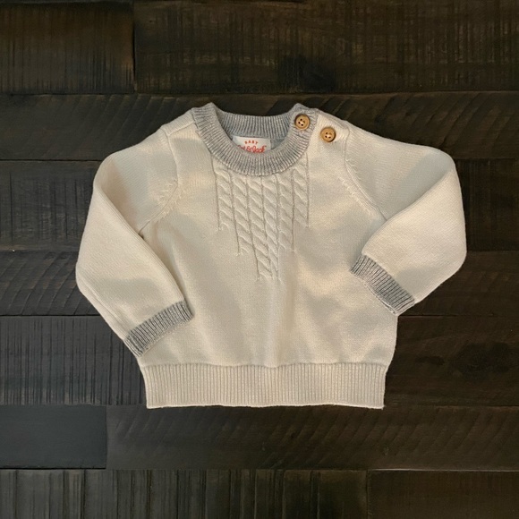 Newborn hoodie + NWOT sweater bundle - Picture 4 of 7